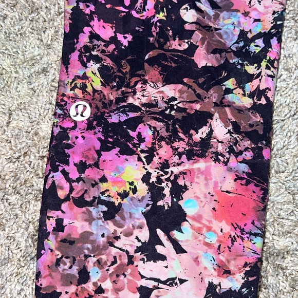 Lululemon Base Pace High-Rise Tight 25" Stencil Blossom Red Multi Size 10 - Picture 8 of 11